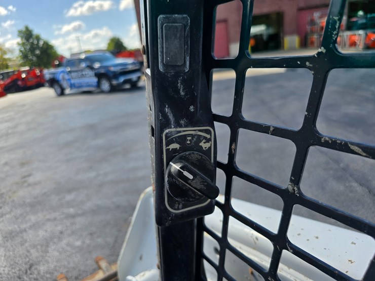 2017-bobcat-t550-image-49