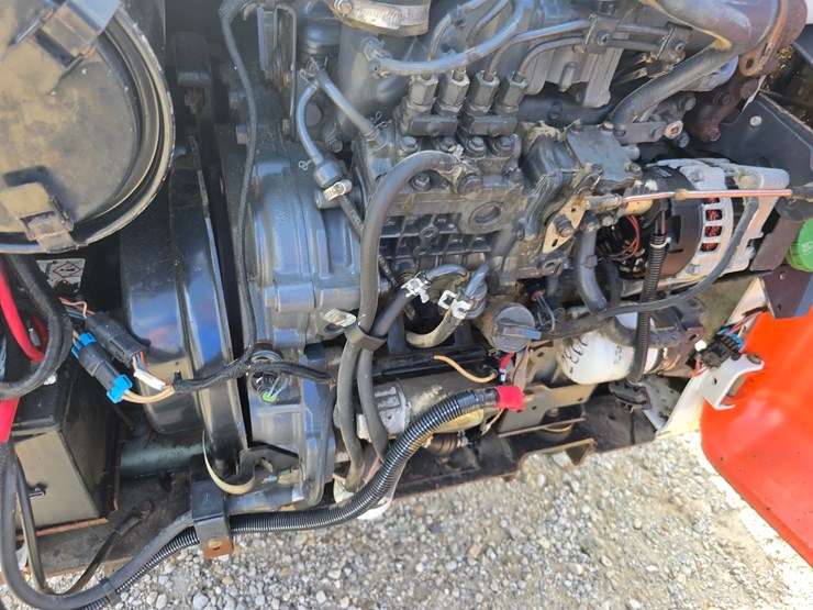 2012-bobcat-t180-image-49