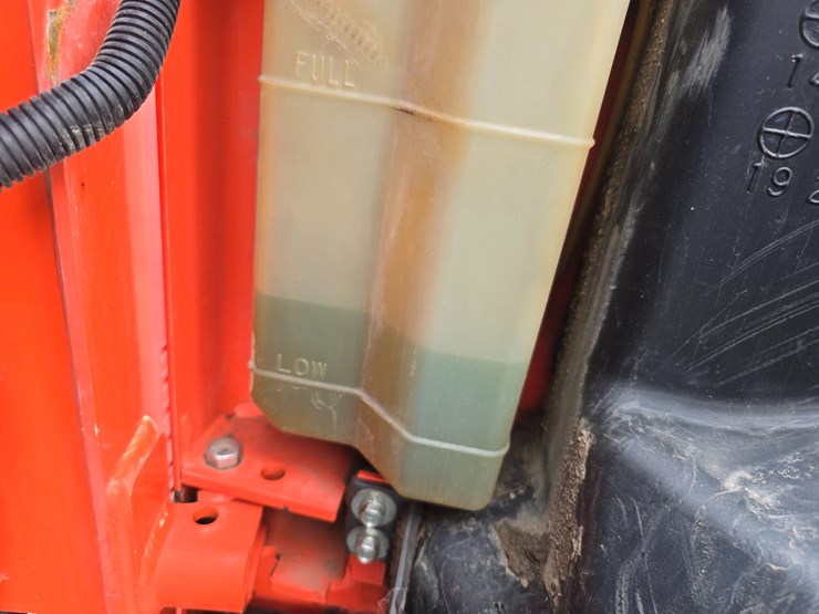 2019-kubota-ssv75-image-39