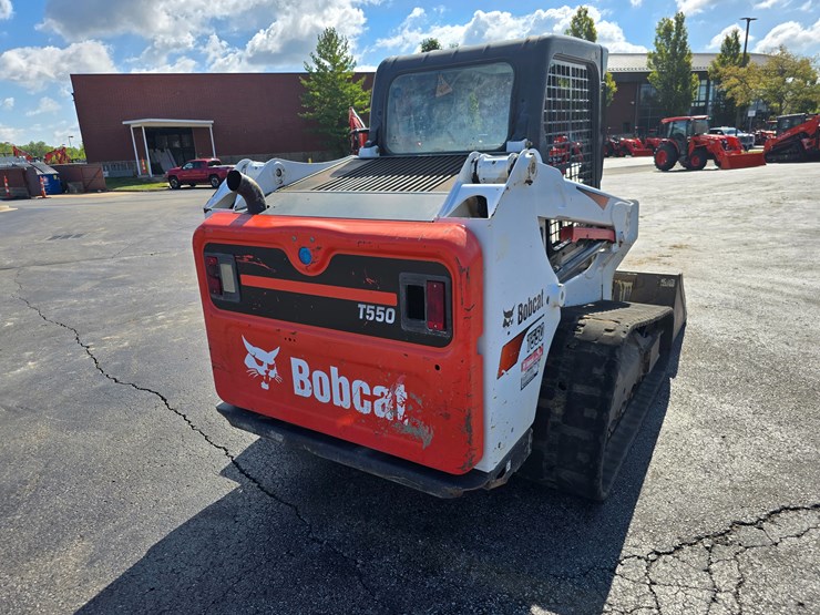 2017-bobcat-t550-image-11
