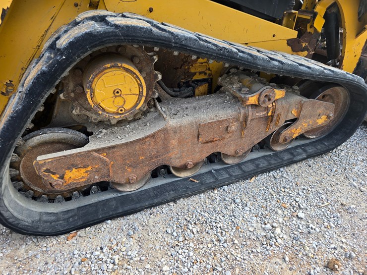 2020-caterpillar-259d3-image-40