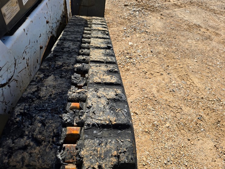 2013-bobcat-t590-image-39