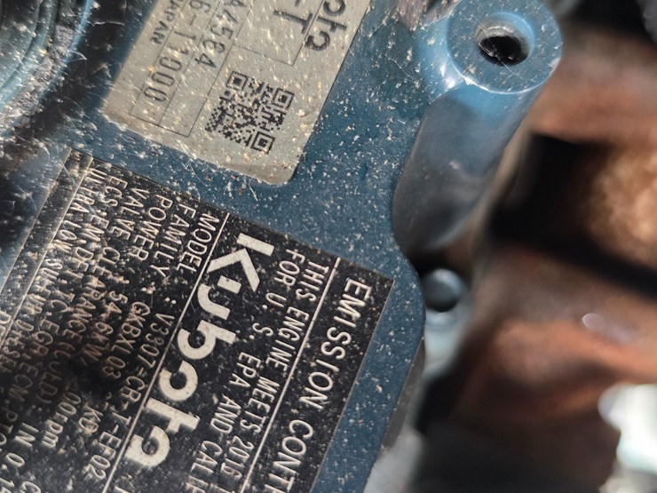 2019-kubota-ssv75-image-43