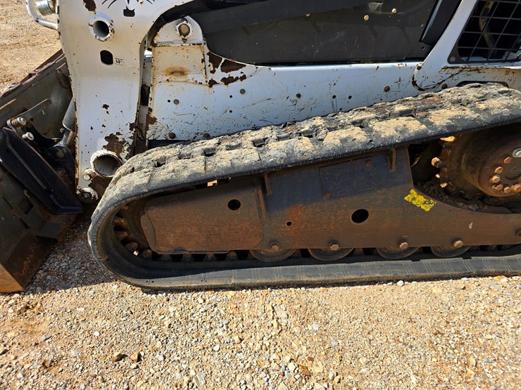 2013-bobcat-t590-image-35