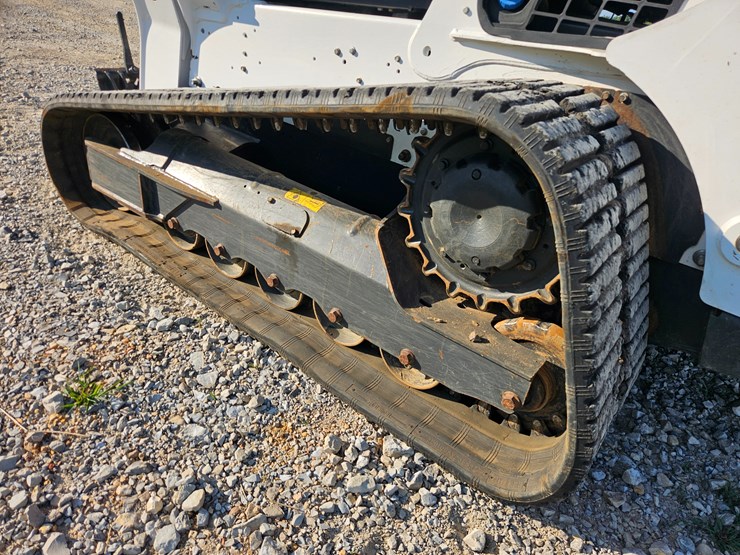 2022-bobcat-t770-image-64