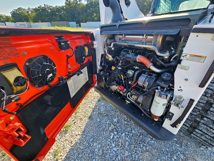 2022-bobcat-t770-image-23