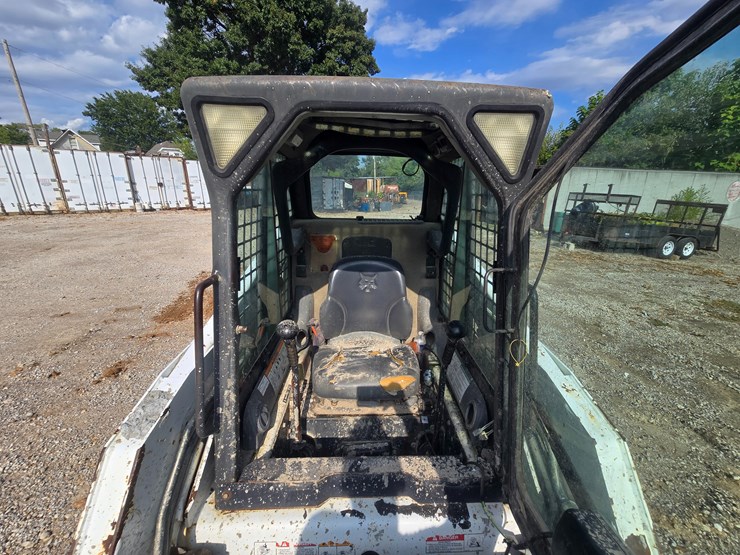 2012-bobcat-t180-image-60