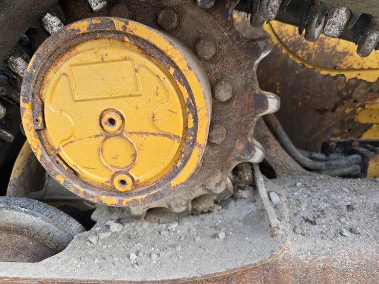 2020-caterpillar-259d3-image-43