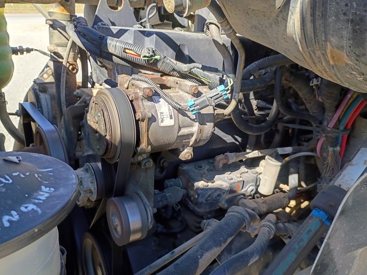 2005-international-8600-image-24