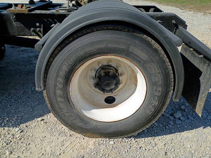 2005-international-8600-image-79