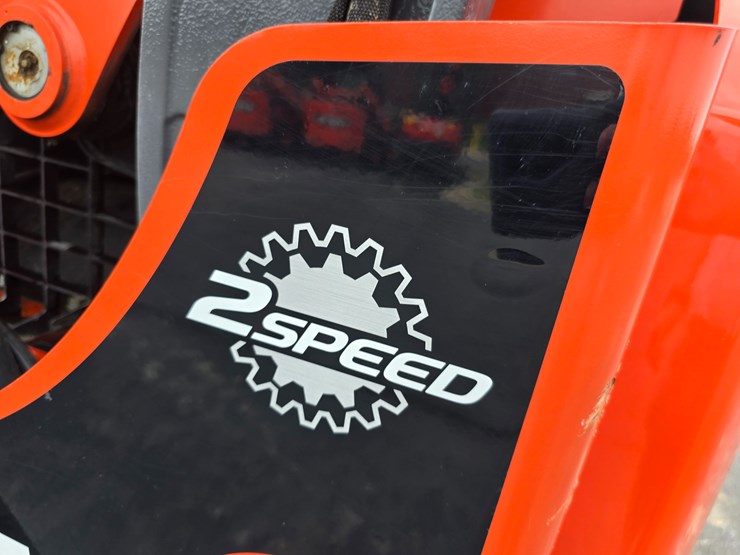 2023-kubota-ssv75-image-48