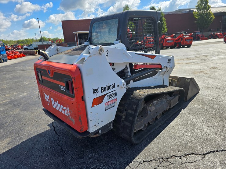 2017-bobcat-t550-image-12