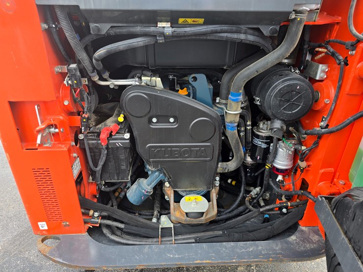 2023-kubota-ssv75-image-49