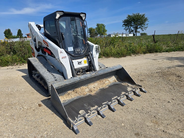 2024-bobcat-t770-image-32