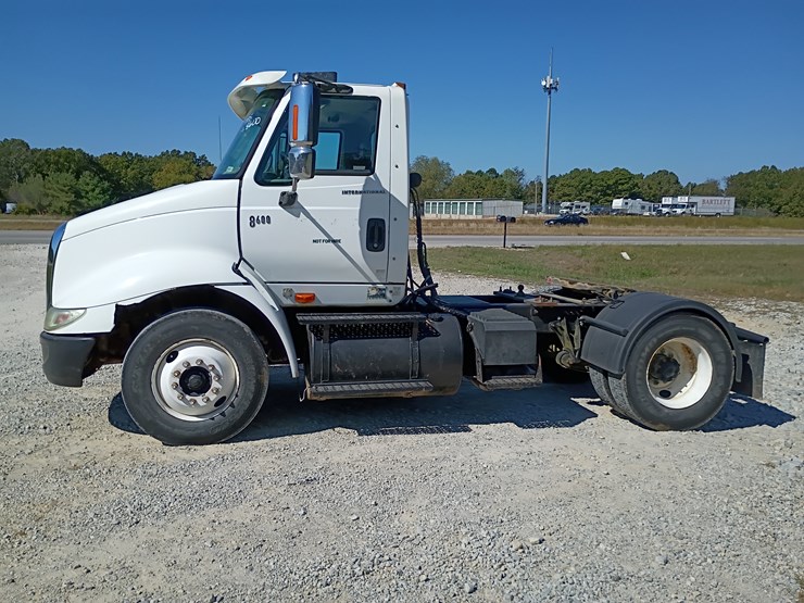 2005-international-8600-image-3