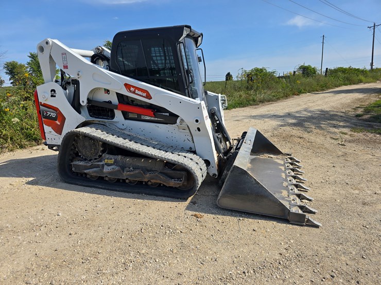 2024-bobcat-t770-image-29
