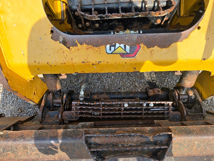 2020-caterpillar-259d3-image-71