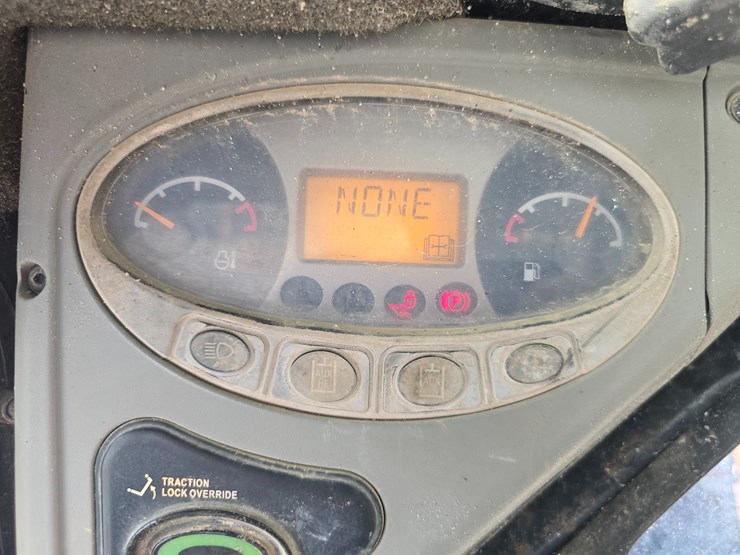 2012-bobcat-t180-image-70