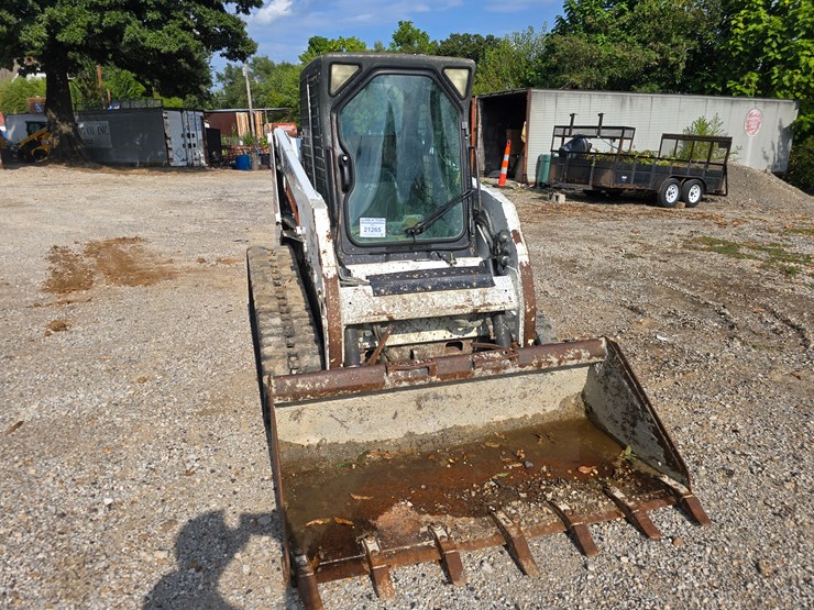 2012-bobcat-t180-image-29