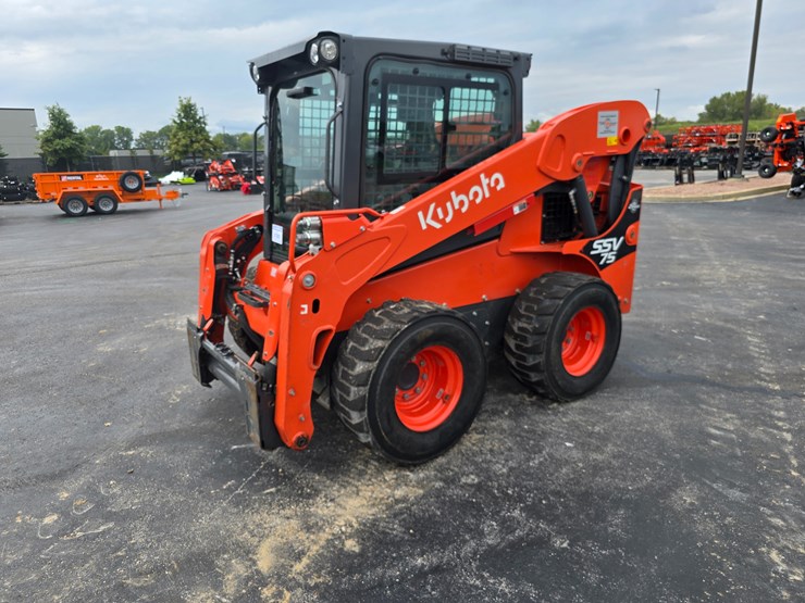 2023-kubota-ssv75-image-3
