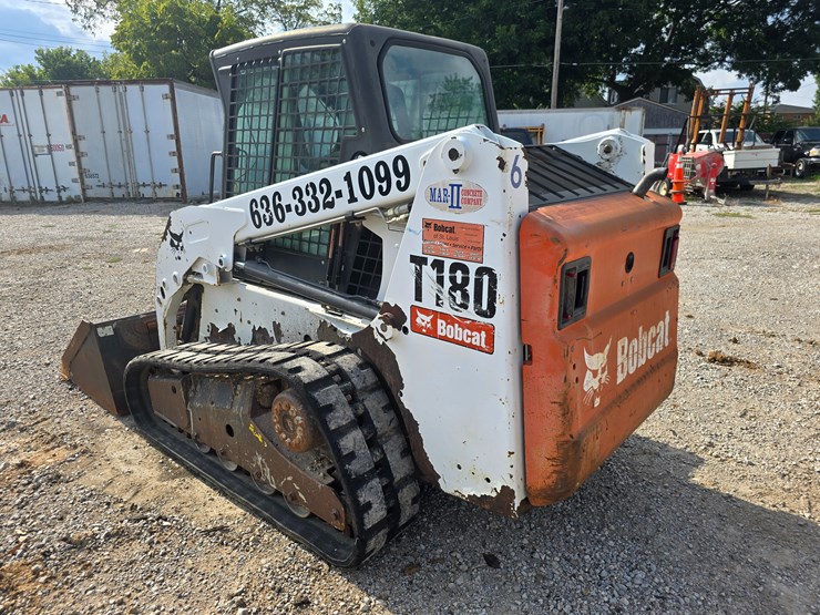 2012-bobcat-t180-image-11