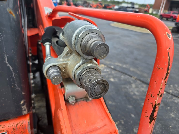 2019-kubota-ssv75-image-54