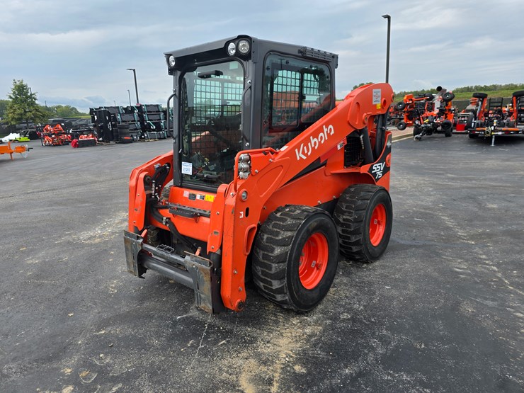 2023-kubota-ssv75-image-2