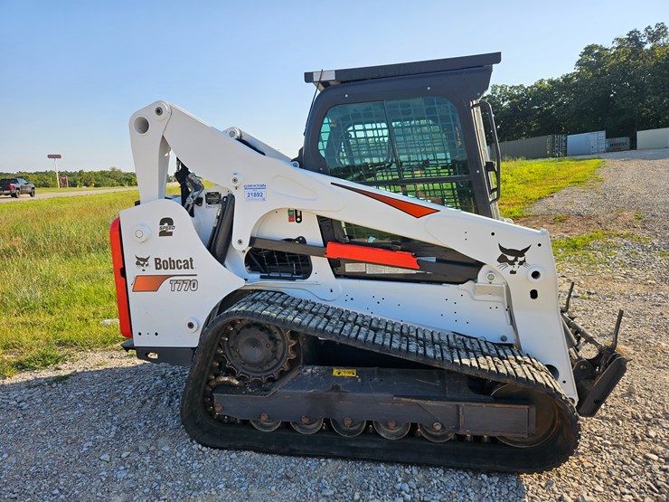 2022-bobcat-t770-image-17