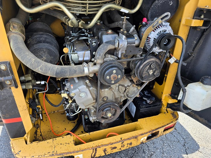 caterpillar-236-image-1