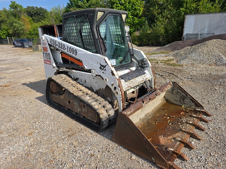 2012-bobcat-t180-image-26