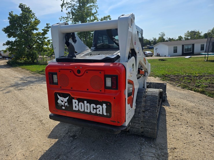 2024-bobcat-t770-image-19