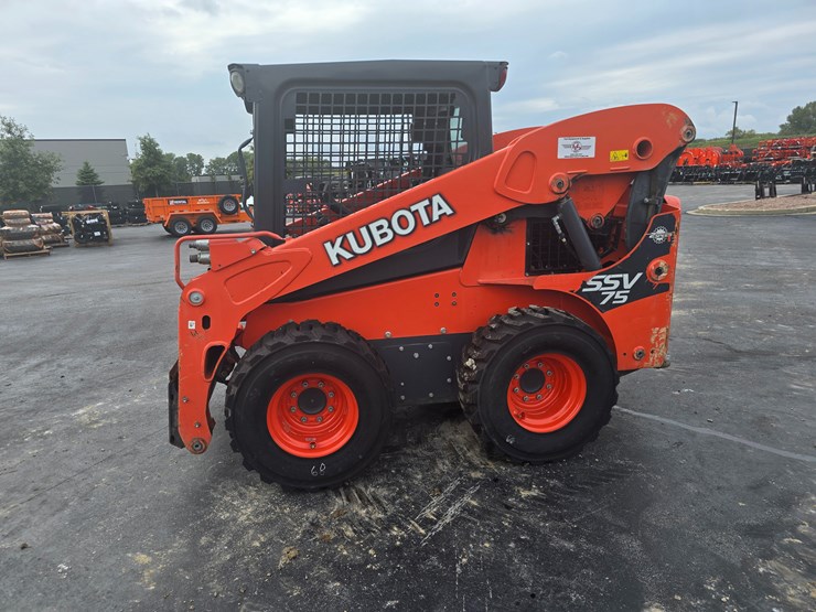 2019-kubota-ssv75-image-7
