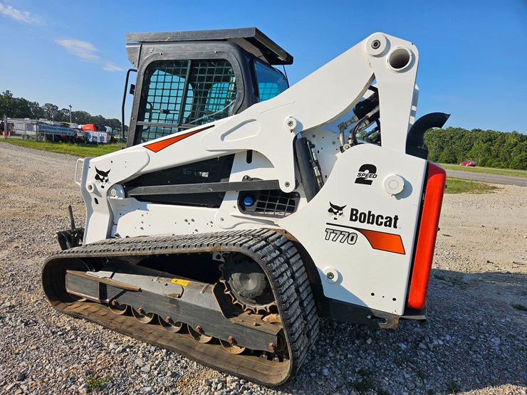 2022-bobcat-t770-image-7