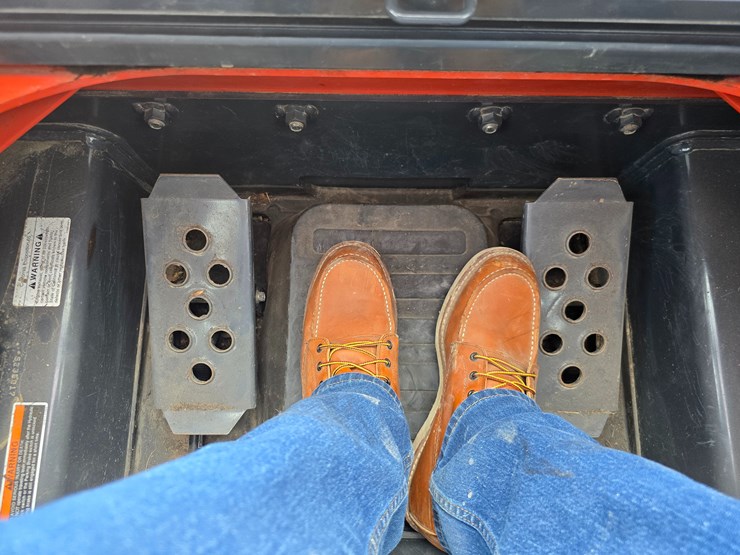 2023-kubota-ssv75-image-75