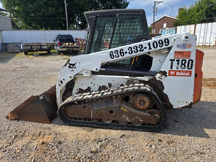 2012-bobcat-t180-image-7