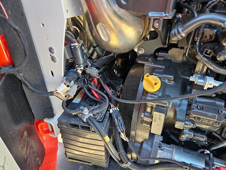 2022-bobcat-t770-image-26