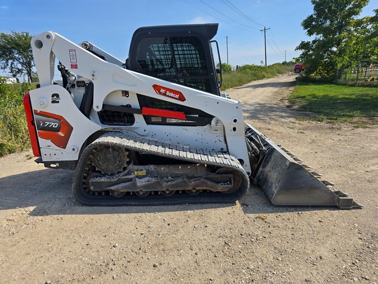2024-bobcat-t770-image-26
