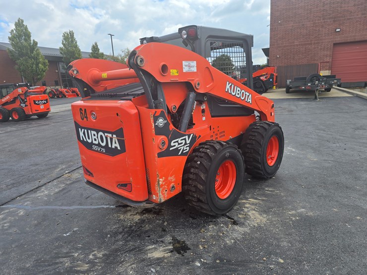 2019-kubota-ssv75-image-15
