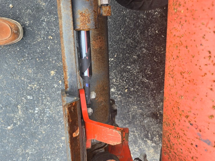 2019-kubota-ssv75-image-26