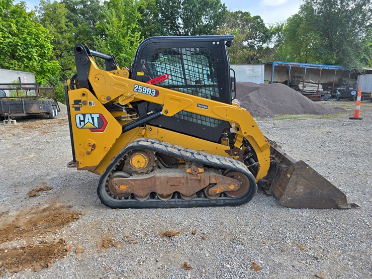 2020-caterpillar-259d3-image-27