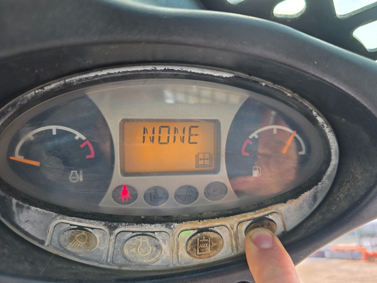 2013-bobcat-t590-image-62