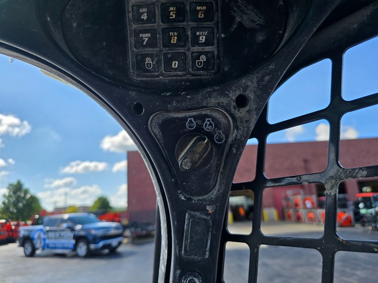 2017-bobcat-t550-image-50