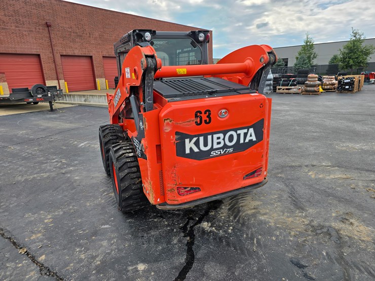 2019-kubota-ssv75-image-10