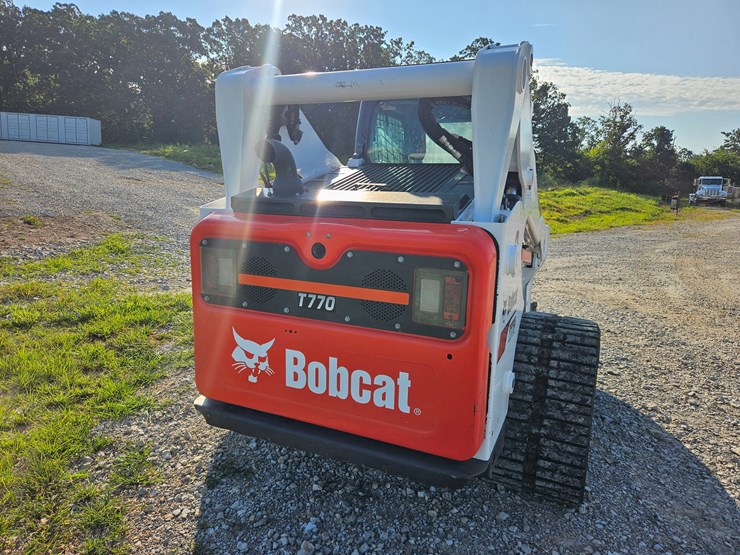 2022-bobcat-t770-image-12