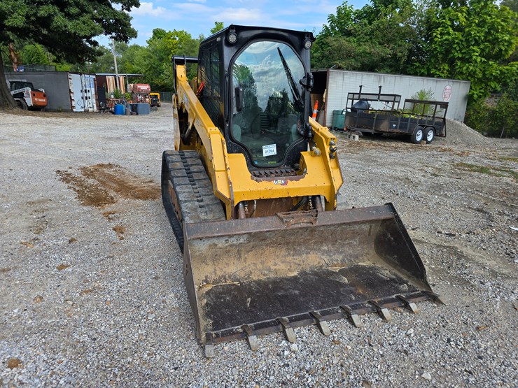 2020-caterpillar-259d3-image-33