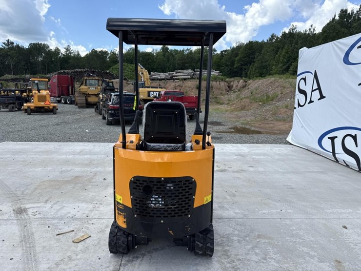 #6454-•-unused-future-ft15j-mini-excavator-image-4