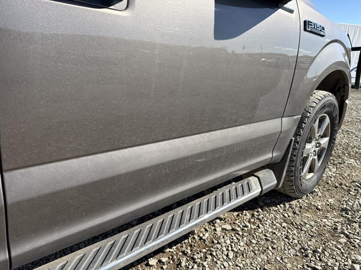 2020-ford-f150-xlt-image-29