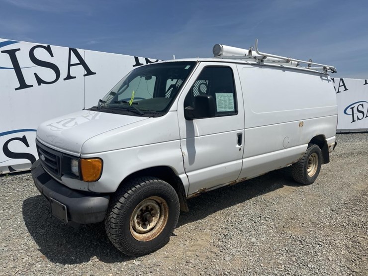 2006-ford-e350-image-1