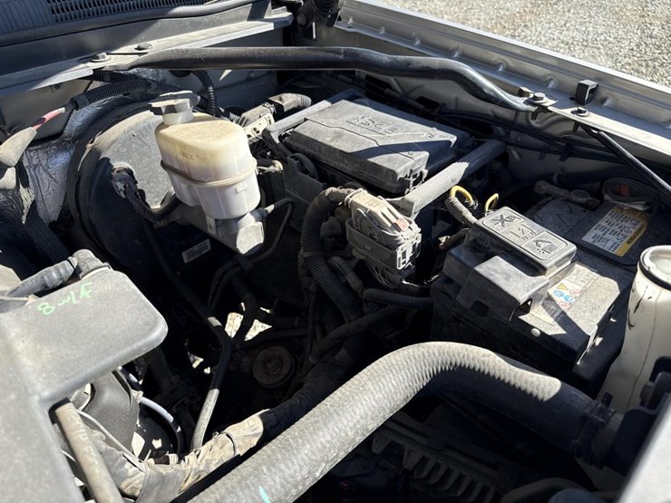 2015-chevrolet-tahoe-image-13