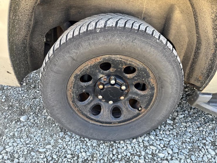 2015-chevrolet-tahoe-image-49